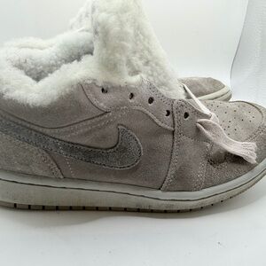 Nike Suede Shearling Low-Top Sneakers - Light Gray